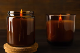 bougies avec les pots en verre