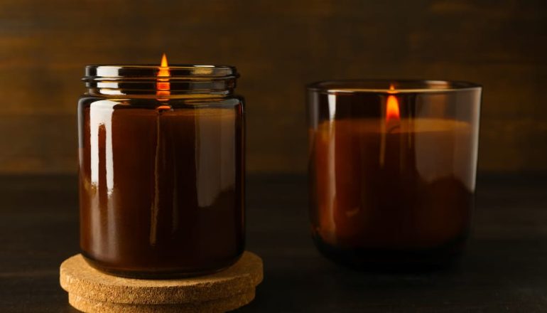bougies avec les pots en verre
