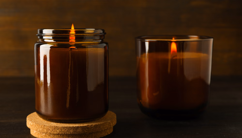 bougies avec les pots en verre
